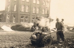 Dateiname : Holder EB 1957 beim Pflügen.jpg
Dateigröße : 204KB
Abmessungen : 1079x709
hinzugefügt am : 08.04.2010 21:32 Holder EB 1957 beim Pflügen.jpg
