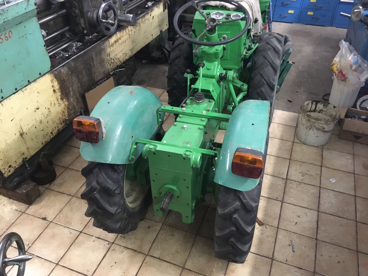 Greidanus: Umgebauter John Deere Traktor fährt mit Gas